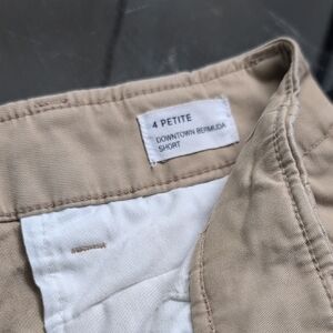 GAP 7" Tan Downtown Bermuda Shorts